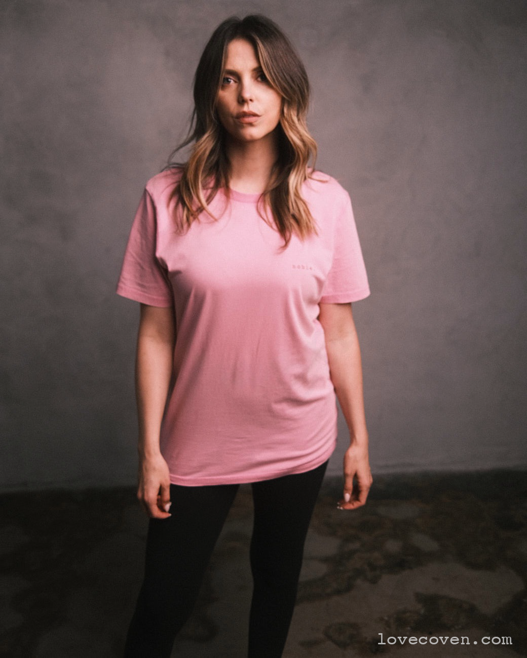 comic of a gentleman vintage tee. — pink