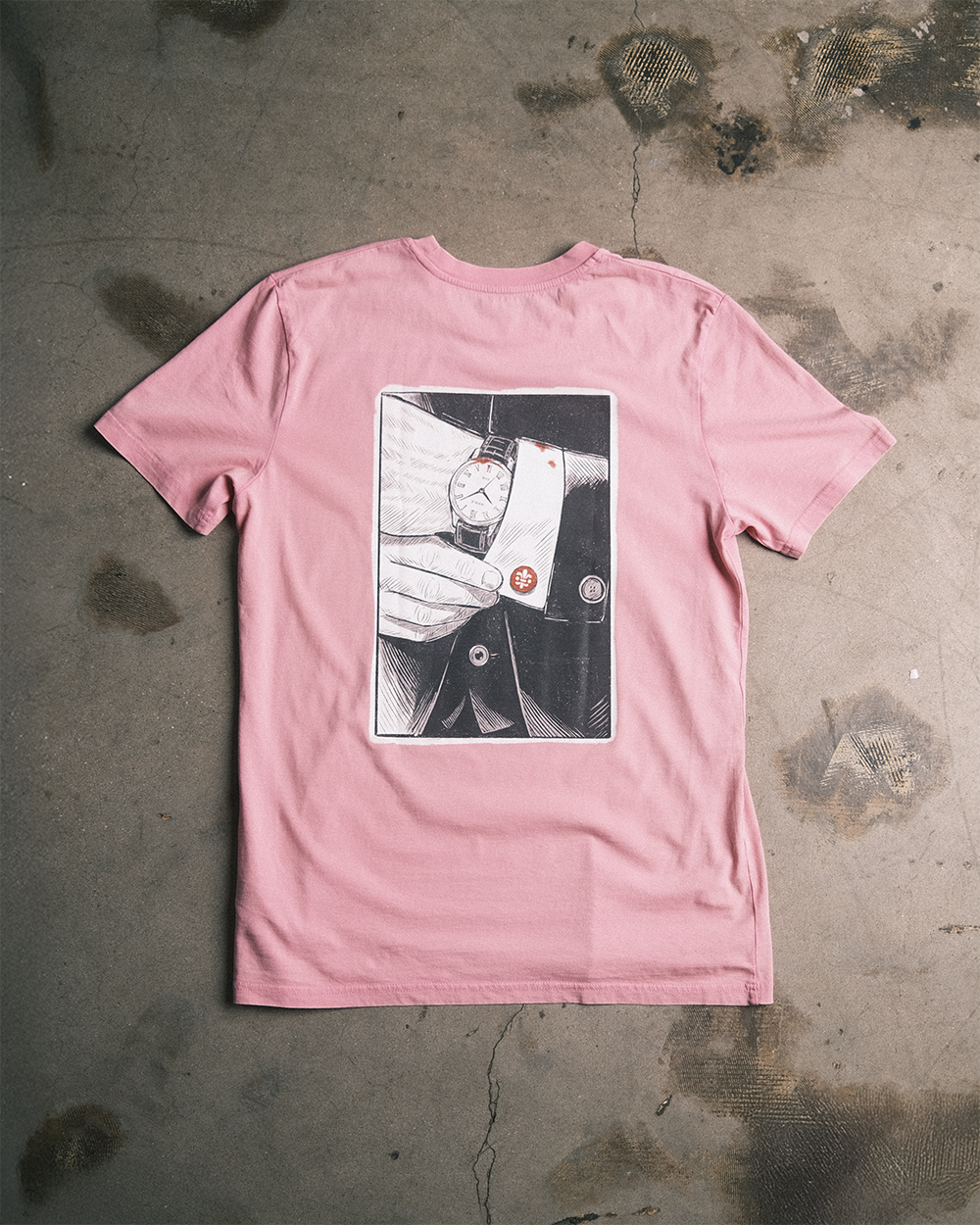 comic of a gentleman vintage tee. — pink